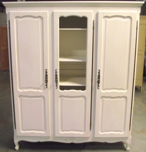 3 door display cabinet / armoire